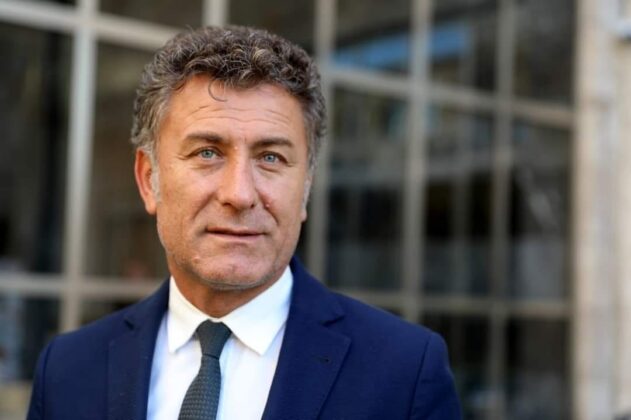 BAHAR GELDİ TOPRAK UYANDI. TOPRAK ADAM ORHAN SARIBAL, ÇALIŞMASI, ÖZVERİSİ, İYLİĞİ, DOĞRULUĞU İLE GÜZELLİKLERİ UYANDIRDI.