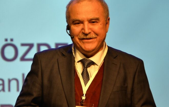 Hilmi ÖZDEN yazdı ANAYASA’NIN ANATOMİSİ
