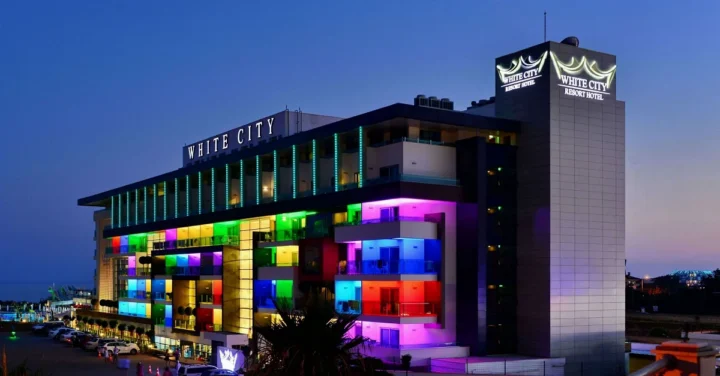 HUZURUN VE KONFORUN ALANYA’DAKİ ADRESİ : WHITE CITY RESORT & SPA