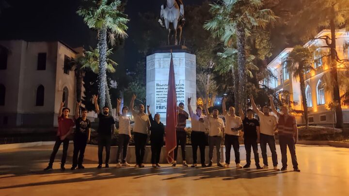 Bursa Valiliği “Bayrak Nöbetine” İzin Verdi!