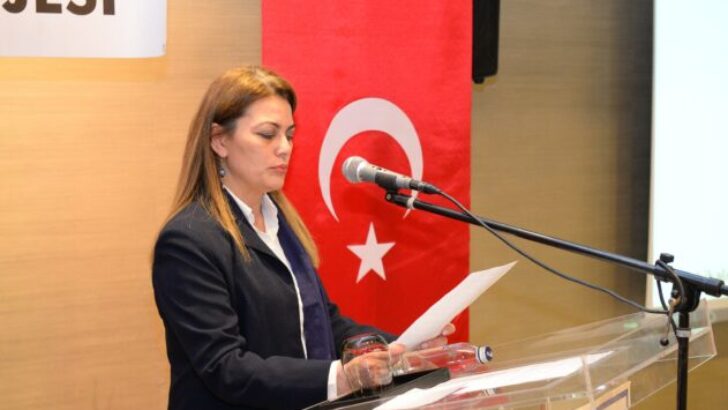 Ebru Öztürk yazdı; NE MUTLU TÜRKÇEMİZİ GÜZEL KULLANABİLENE…