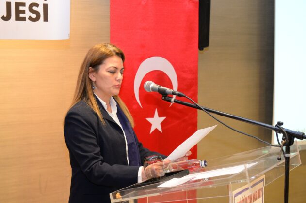 Ebru Öztürk yazdı; NE MUTLU TÜRKÇEMİZİ GÜZEL KULLANABİLENE…