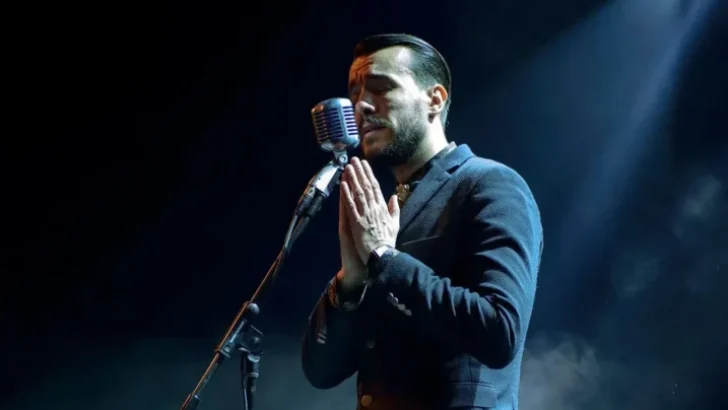 CEM ADRİAN, 33 GÜNDE 24 KONSERLİK SIRADIŞI BİR TURNE PROGRAMIYLA ÇORLU’DAN OSLO’YA, EDİRNE’DEN NÜRNBERG’E UZANIYOR!