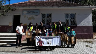 Fesleğen Pati Derneği’nden Dağ Yöresine Milli Voleybolcu Destekli Çıkartma!