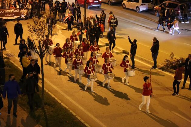 CHP Nilüfer İlçe Başkanlığı’ndan “Cumhuriyet’in 100. Yılı Fener Alayı”
