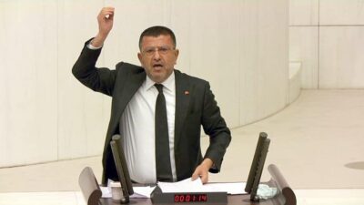 VELİ AĞBABA, CHP’DE MÜCADELESİ, EYLEMLERİ VE YÜREKLİ TAVRI İLE ÇAKMA MİLLİYETÇİLERE DERS VERİYOR.