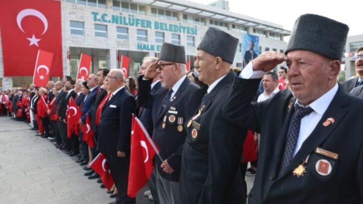 NİLÜFER’DE CUMHURİYET BAYRAMI KUTLAMALARININ İLK ADRESİ ATATÜRK ANITI