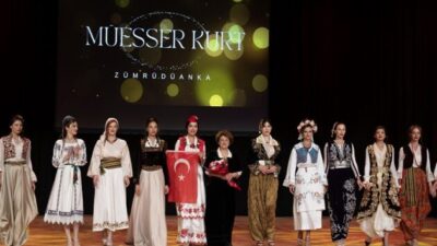 MODA TASARIMCISI MÜESSER KURT’TAN ZÜMRÜDÜ ANKA DEFİLESİ