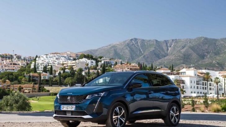 48V HİBRİT TEKNOLOJİLİ PEUGEOT 3008 VE 5008 TÜRKİYE’DE!