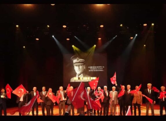 Türk Tarihi’nde hanedanların değil, devletin devamlılığına dikkat çekiyoruz