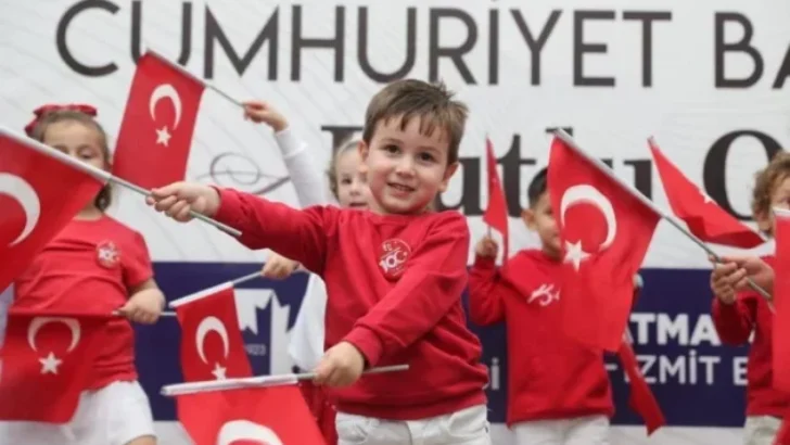 CHP BURSA’DAN COŞKULU 100. YIL KUTLAMASI