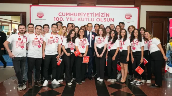 TEV ANKARA ŞUBESİ, DÜZENLEDİĞİ DAVETTE CUMHURİYETİMİZİN 100. YILINI DESTEKÇİLERİYLE BİRLİKTE KUTLADI!