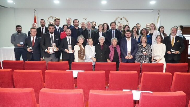 Özgür Aksoy ve Cengiz Göral şiir ve makale yarışmalarının ödülleri sahiplerini buldu