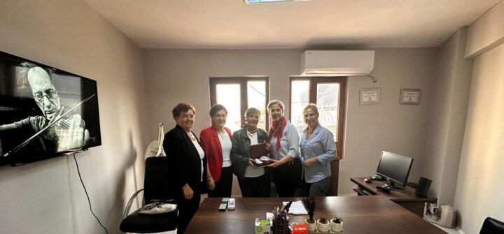 CHP KADIN KOLLARI BURSA İL BAŞKANI AYSEL OKUMUŞ’DAN MELEK YILMAZ’A HAYIRLI OLSUN ZİYARETİ