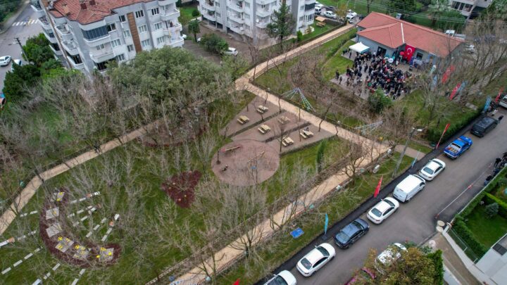 NİLÜFER’DE EMEKLİLERE ÖZEL PARK VE LOKAL KAZANDIRILDI