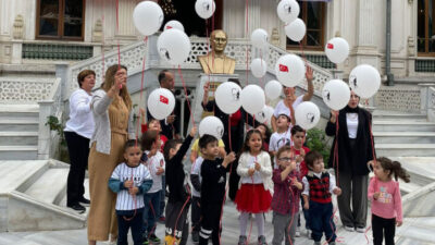100 bin anaokulu öğrencisi, Cumhuriyet’in 100. yılında gökyüzüne balon uçurdu