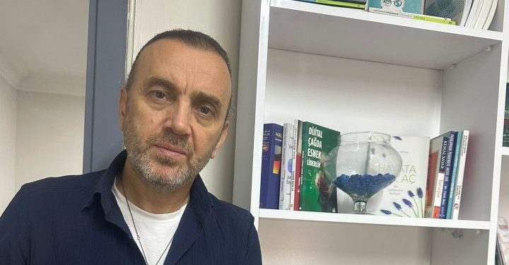 İzzet Aktaş’tan Filistin’e Şarkılı Destek