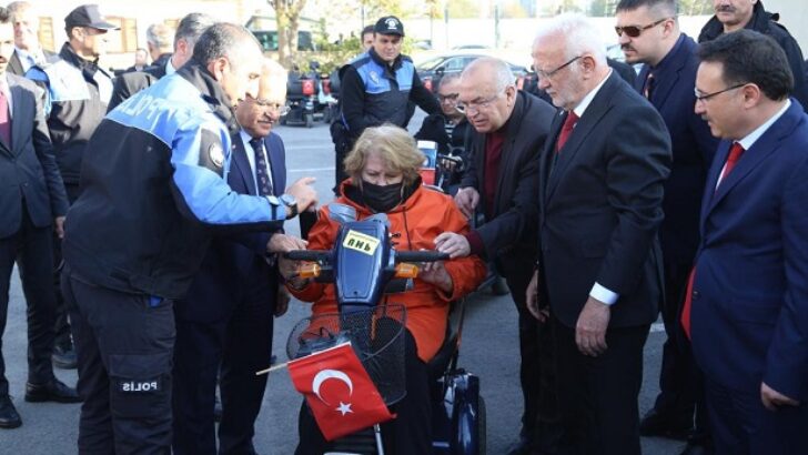 Yerli mobilya markası, Kayseri’de 150 engelliye akülü araç bağışladı