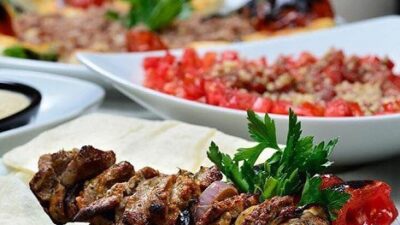YILBAŞI YEMEKLERİ BAŞLADI!  ÜNLÜ İSİMLER ARALIK AYININ GELMESİYLE ERKEN YILBAŞI YEMEKLERİNE BAŞLADI!