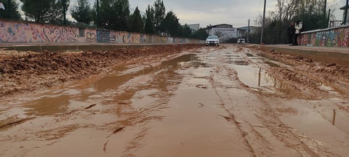 ÖĞRENCİLERİMİZİN VE ÖĞRETMENLERİMİZİN ÇEKTİĞİ BU EZİYET ARTIK BİR SON BULMALI…