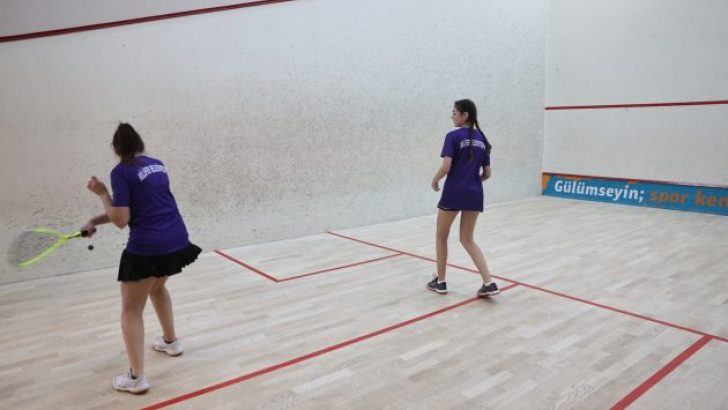 NİLÜFER’DE SQUASH ŞAMPİYONASI HEYECANI