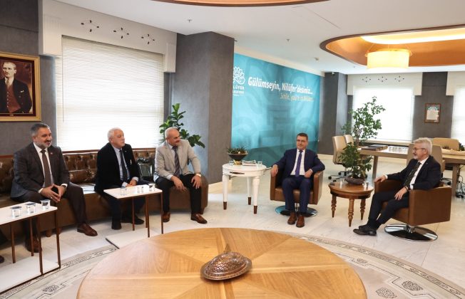 İMZALAR PAZAR YERLERİNİN KULLANIMI İÇİN ATILDI