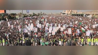 Yemen’de yüzbinlerce kişi ABD-Birleşik Krallık saldırılıranı protesto etti