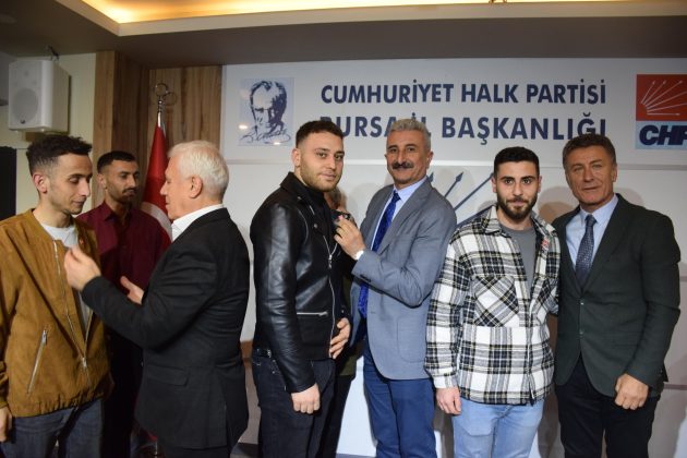 BURSA’DA 100 YÖNETİCİ DSP’DEN İSTİFA EDEREK CHP’YE ÜYE OLDU