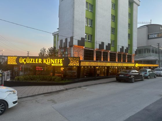 ÜÇÜZLER KÜNEFE, GÖRÜKLE DE.