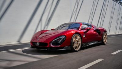 Alfa Romeo 33 Stradale 2024 Yılının Yeni Otomobili Yarışması’nın Yıldızı Oldu