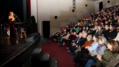 CAZ KONSERLERİ’NİN AÇILIŞINI JÜLİDE ÖZÇELİK YAPTI