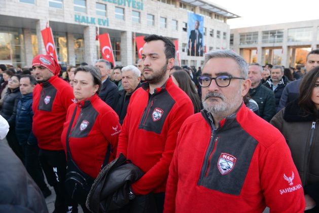 6 ŞUBAT’TA HAYATINI KAYBEDENLER NİLÜFER’DE ANILDI