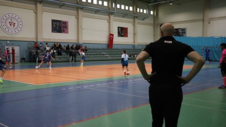 Yıldırım MTAL Kız Futsal Takımı Bursa 2.si Oldu