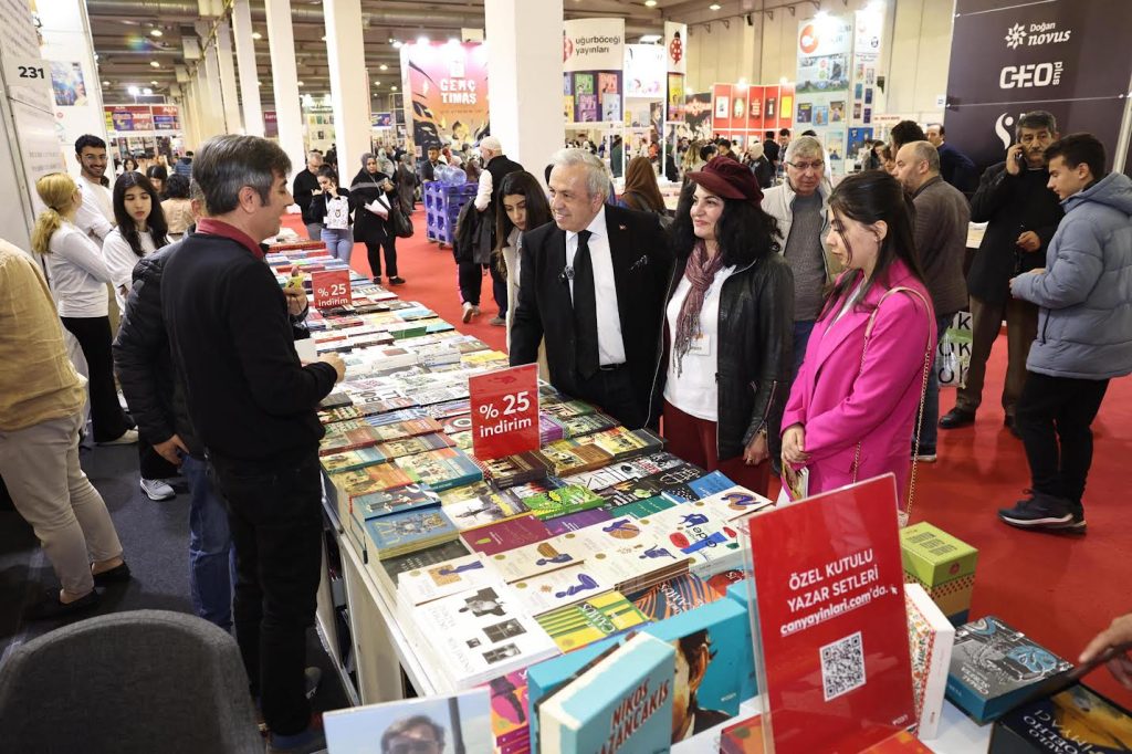 Şadi Özdemir’den çocuklara “Kitap okuyun” tavsiyesi