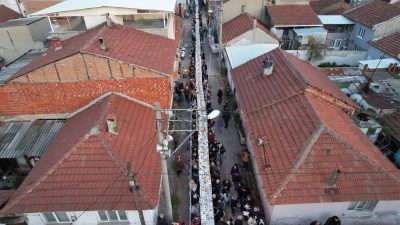 MUSTAFAKEMALPAŞA’DA ‘ERDEMLİ BELEDİYECİLİK’ İÇİN KADINLARDAN İMECE USULÜ İFTAR