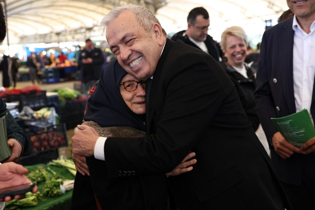Özdemir: Bizim için halkın çıkarı önemli