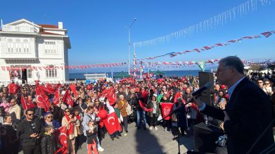 MUDANYA’DA DEMOKRASİ ŞÖLENİ YAŞANDI     DENİZ DALGIÇ: BİZİM TEK DERDİMİZ MUDANYA