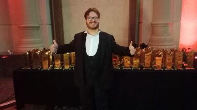Tenor Sedat Can Öztoprak performansıyla ödülü kaptı!