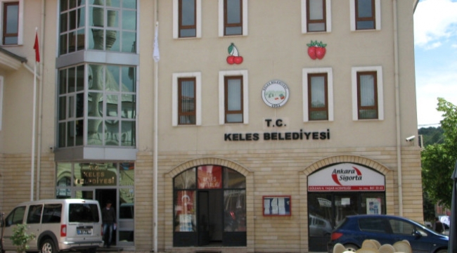 “KELES BELEDİYESİ’NDEN ORHAN ÇETİN’E BÜYÜK VEFA “
