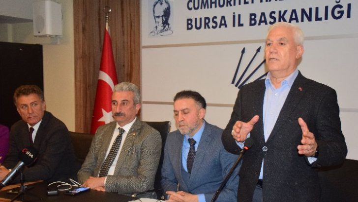 CHP BURSA’YA GELECEK PARTİSİ’NDEN KATILAN 750 YENİ ÜYE İÇİN TÖREN