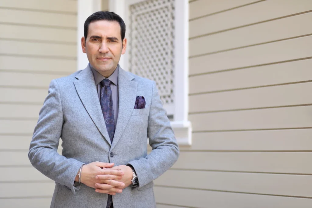 Hafız Dr. Selman Okumuş, Ramazan boyunca Kur’an-ı Kerim’i 14 dildeki mealiyle yayımlıyor