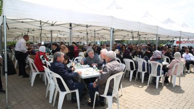 BAŞKÖY’DEKİ ‘DEDE HELVASI’ GELENEĞİNDE HELVALAR ŞİFA İÇİN YENİLDİ