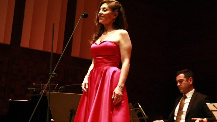 Ünlü soprano GÜNAY ACAR İzmir Barok Müzik Günleri’nde büyüleyici bir konsere imzasını attı.