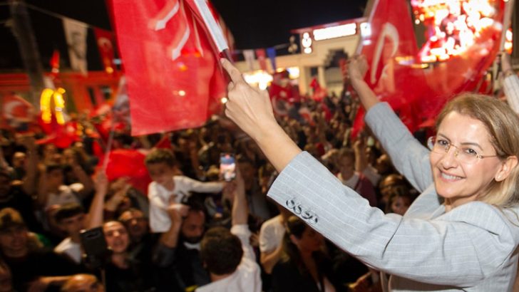 DR. AYŞEGÜL OVALIOĞLU BAKIRKÖY’ÜN İLK KADIN BELEDİYE BAŞKANI OLDU