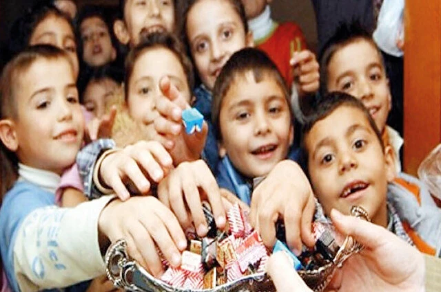 Nuray Lale Yazdı; ESKİ BAYRAMLAR
