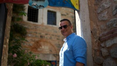 ÖMER URAL’DAN ‘’YAN DE YANSIN’’