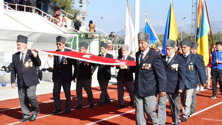 İZNİK’TE CUMHURİYET BAYRAMI COŞKUSU
