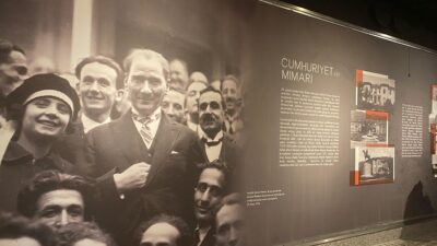 ‘Çok Yaşa Cumhuriyet Sergisi’ ziyarete açıldı