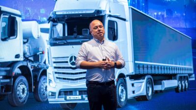 Mercedes-Benz Türk, “Yıldızlar Takım Halinde Parlar” Mottosuyla Kamyon Satış Bayileriyle Buluştu!