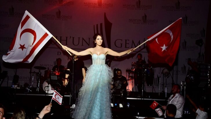 Öykü Gürman’dan erken Cumhuriyet kutlaması | Gürman’dan Kıbrıs çıkarması